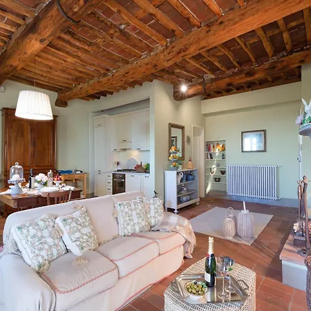 In Lucca With Stunning Tuscan Views Holiday home Capannori