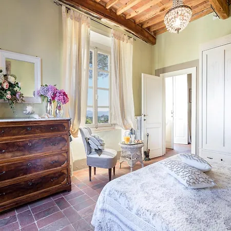 In Lucca With Stunning Tuscan Views *