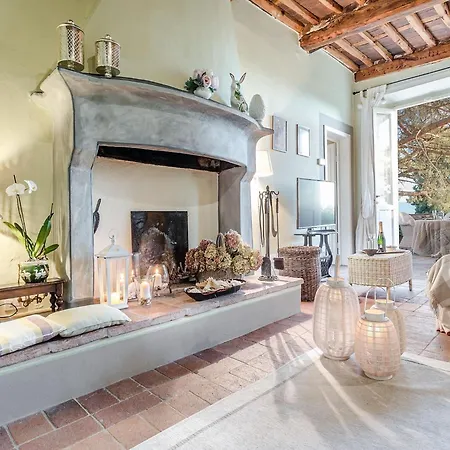In Lucca With Stunning Tuscan Views *